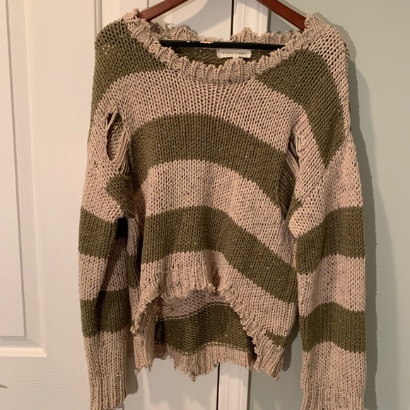 Sweater - Picture 1 of 3